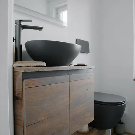 Bela & Vista Penthouse Apartma