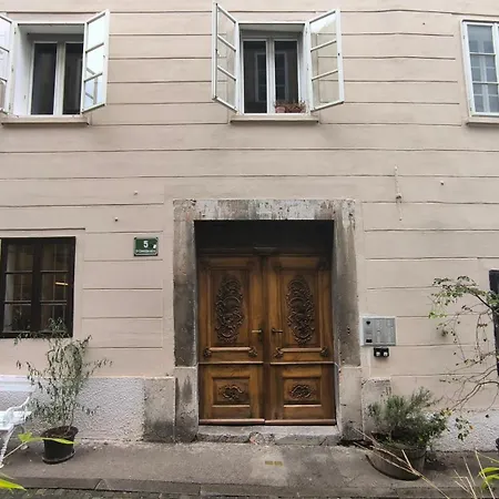 Bela & Vista Penthouse - Castle View In Old Town Apartman *