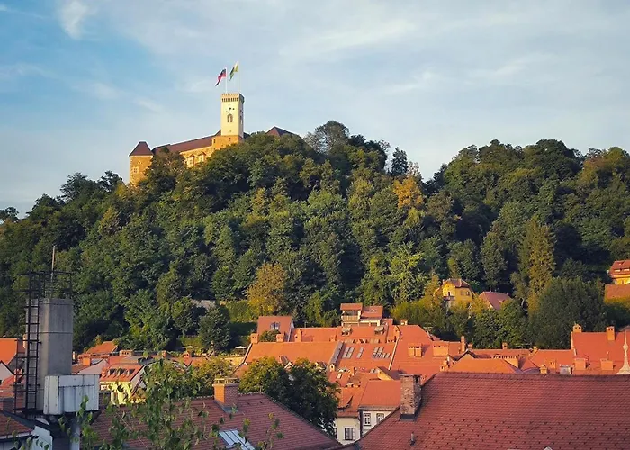 Bela & Vista Penthouse - Castle View In Old Town Apartman Ljubljana
