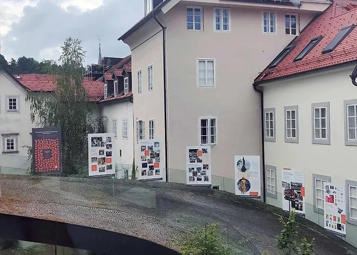 Bela & Vista Penthouse - Castle View In Old Town Apartman