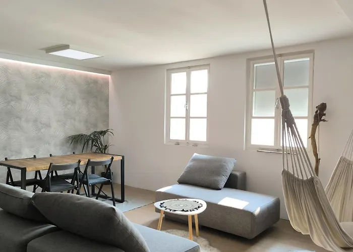 Bela & Vista Penthouse - Castle View In Old Town شقة ليوبليانا