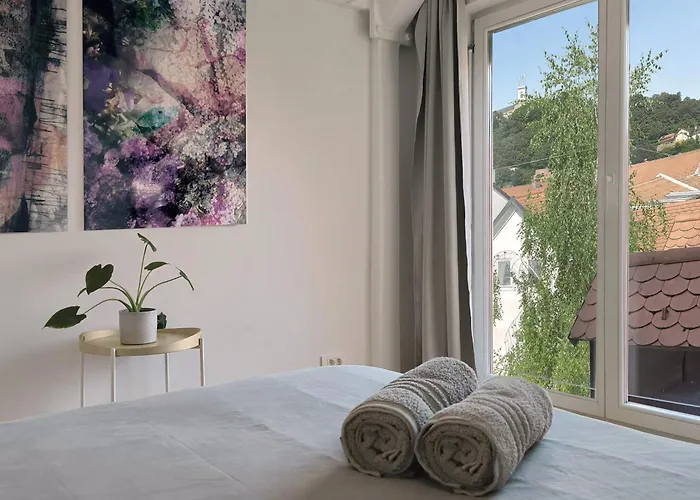 Bela & Vista Penthouse - Castle View In Old Town Apartman *