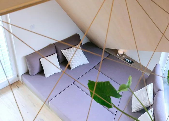 Bela & Vista Penthouse - Castle View In Old Town Apartment