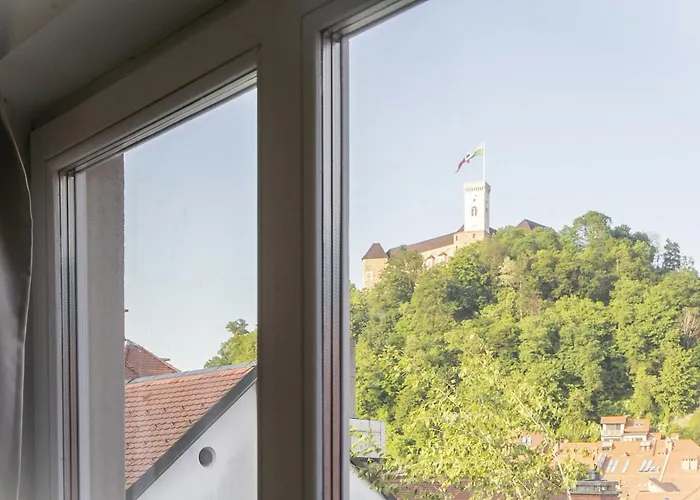 Bela & Vista Penthouse - Castle View In Old Town Ljubljana